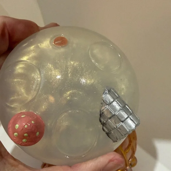 Unique Resin,Mushroom House Art Decor in Silver and Gold - Picture 5 of 10